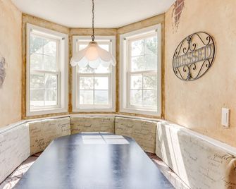 Spacious Family Home Near Lake of The Oz - Camdenton