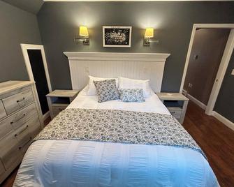 Cozy furnished 1-bdrm apartment with WiFi, AC in Broadalbin near Sacandaga Lake - Broadalbin - Chambre