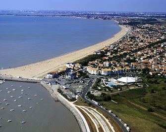 Hotel Les Flots - Chatelaillon Plage - Châtelaillon-Plage