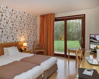 Logis Le Relais De Pouilly - Pouilly-sur-Loire - Bedroom