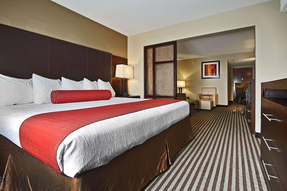 Comfort Inn and Suites Copley Akron thumbnail 3