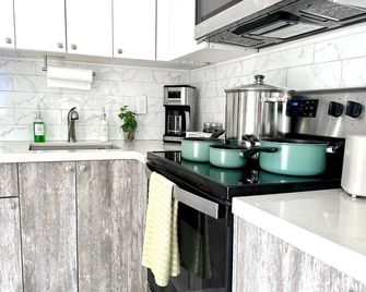 Safe, private & peaceful 10 mins from FLL beach, cozy 1bd cottage. - Fort Lauderdale - Cocina