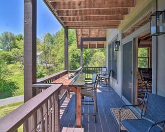 Driftwood Lodge-Timber Frame Lake View Cabin - Abingdon - Balkón