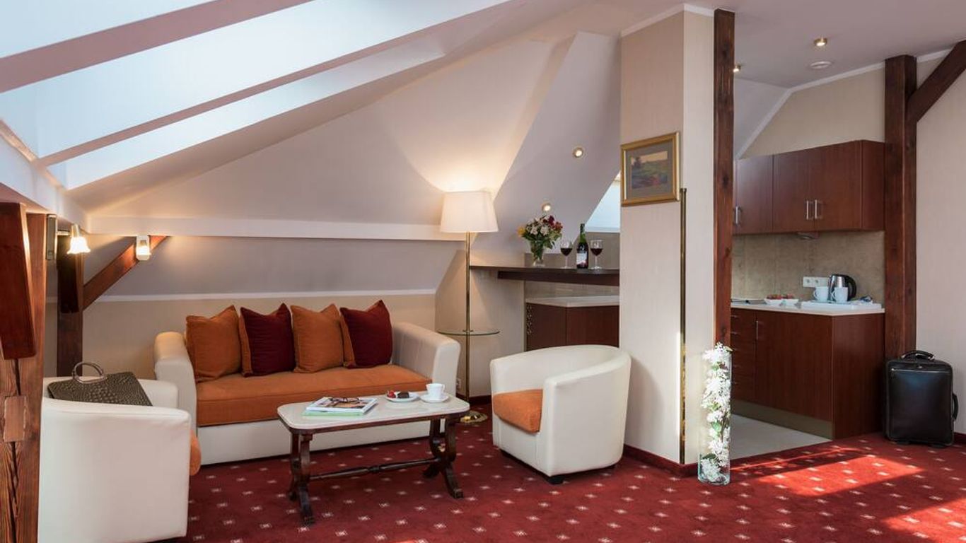 Booking Hotel Crown Piast & Spa