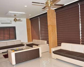 Hotel Darshan - Rājula - Lounge