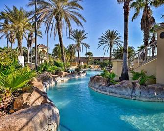 Townhome with Resort Amenities in Davenport! - Davenport - Pool