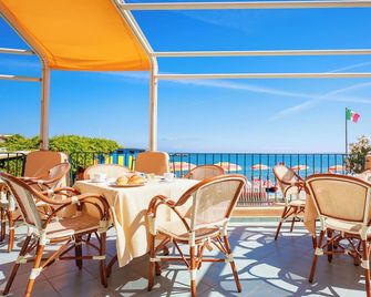 Hotel Rivamare - Ischia - Balcony