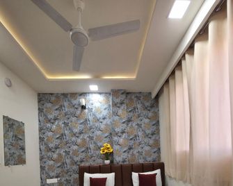Hotel Shree Jee Inn - Hisar - Bedroom