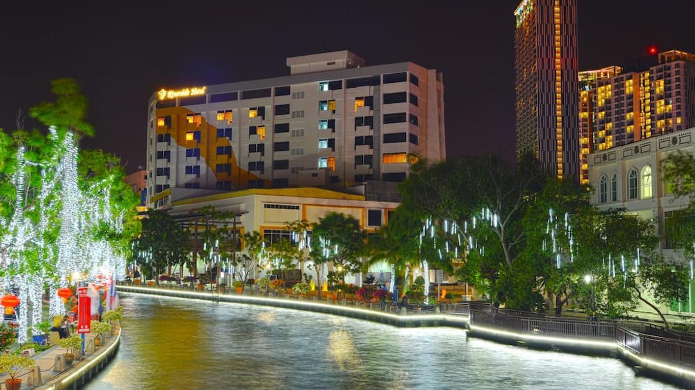 Tun Fatimah Riverside Hotel