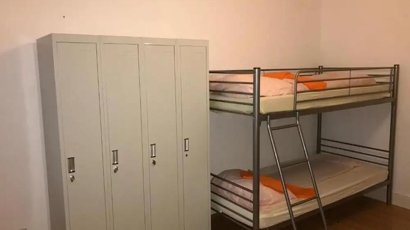 A&S Hostel Bonnerstr. 64