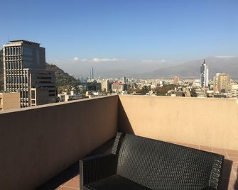 أميستار أبارتمنتس - سانتياغو - شرفة