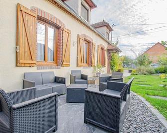 Gite De La Bouvotte - Neuville Sur Vanne - Estissac - Patio