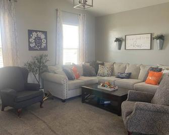 Charming 2-bedroom house in Beaver with AC, WiFi. Enjoy your stay - Beaver