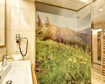 Hotel Arnika - Ischgl - Bathroom