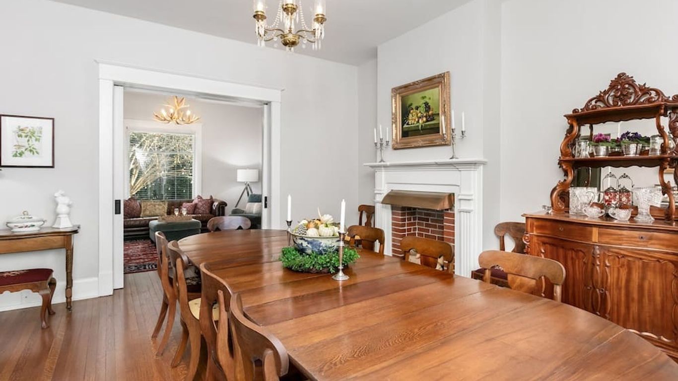 Clifton House - Panorama - Queen Suite, Sleeps 4, River Views