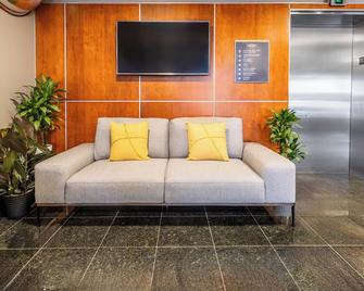 Hotel Saint-Laurent Montreal - Montreal - Lobby