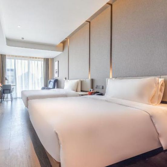 Atour Hotel Kunming International Trade Center image 1
