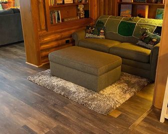 Holiday Special Book by 12/31/25 to Save 10% on West Twin Lake 4 season home! - Lewiston - Sala de estar