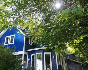 Bellscabin Guesthouse - Karuizawa - Building
