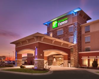 Holiday Inn Express & Suites Overland Park By IHG - אוברלנד פארק - בניין