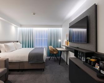 Holiday Inn Bristol Airport By IHG - Bristol - Bedroom