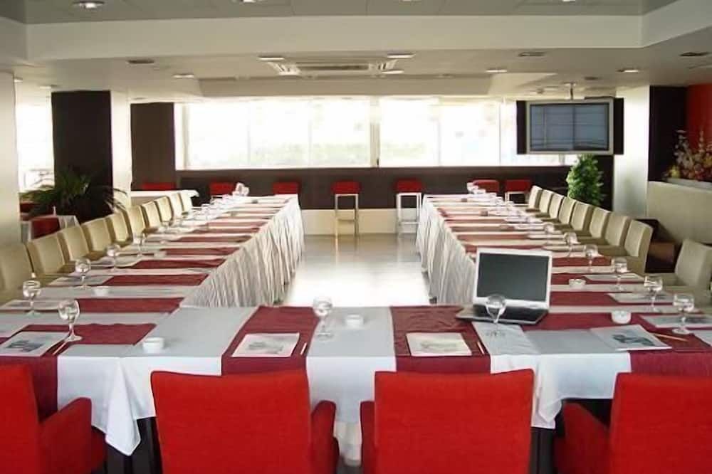 Blue Garden Hotel - אנטליה - חדר ישיבות