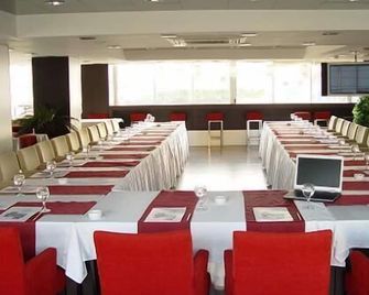Blue Garden Hotel - אנטליה - חדר ישיבות