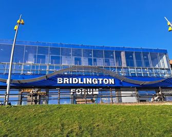 Cosy 2-Bed Cottage - Free Wifi - Bridlington - Building