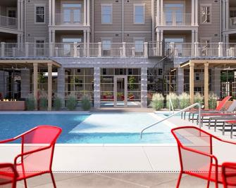 Stunning 4-BR Houses with On-Site Pool - Bloomington - Pool