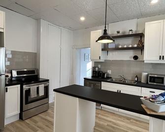Character large house in Brandon, Ideal for friends, family, and work gathering - 브랜던 - 주방