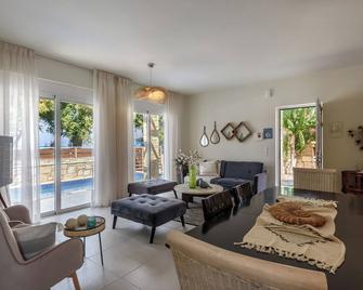 Azure Beach - Kissamos - Living room