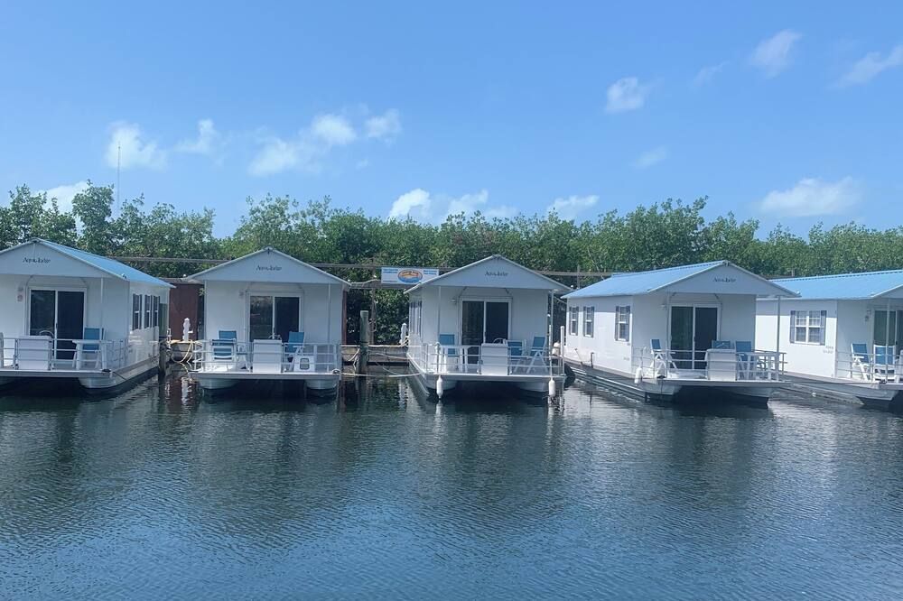 Aqua Lodges At Hurricane Hole Marina - Key West - Gebäude