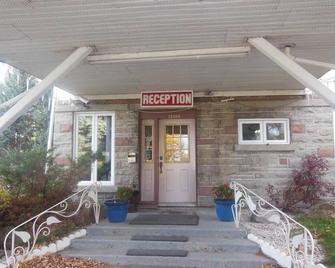 Motel LE Paysan - Montreal - Edificio