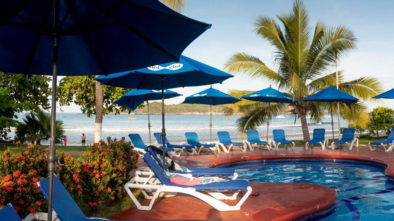Qualton Club Ixtapa