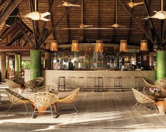 Constance Moofushi - Moofushi Island - Bar