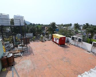 Zingle Stay Airport - Pallāvaram - Balcón