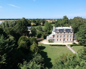 Chambres d'Hôtes Château de Damigny - Bayeux - Bâtiment