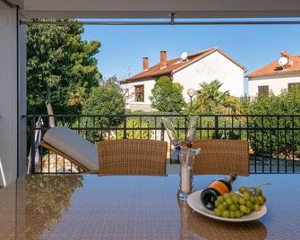 Holiday Home Vrsar 38 - Vrsar - Balkon