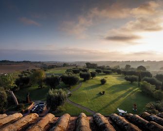 Locanda Poggioleone - Castiglione del Lago - Widok na zewnątrz