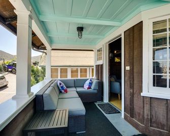 Walk to Beach: Catalina Gem w/ Deck! - Avalon - Balkon