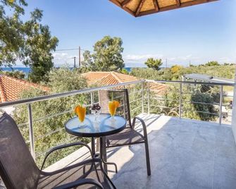 Marti Resort - Skala Sotiros - Balcony