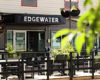 Edgewater Hotel - Whitehorse - Building