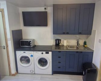 Guest house in Rochdale Manchester - Heywood - Kitchen