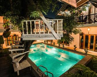 Garden Yard Inn Chiangmai - צ'אנג מאי - בריכה
