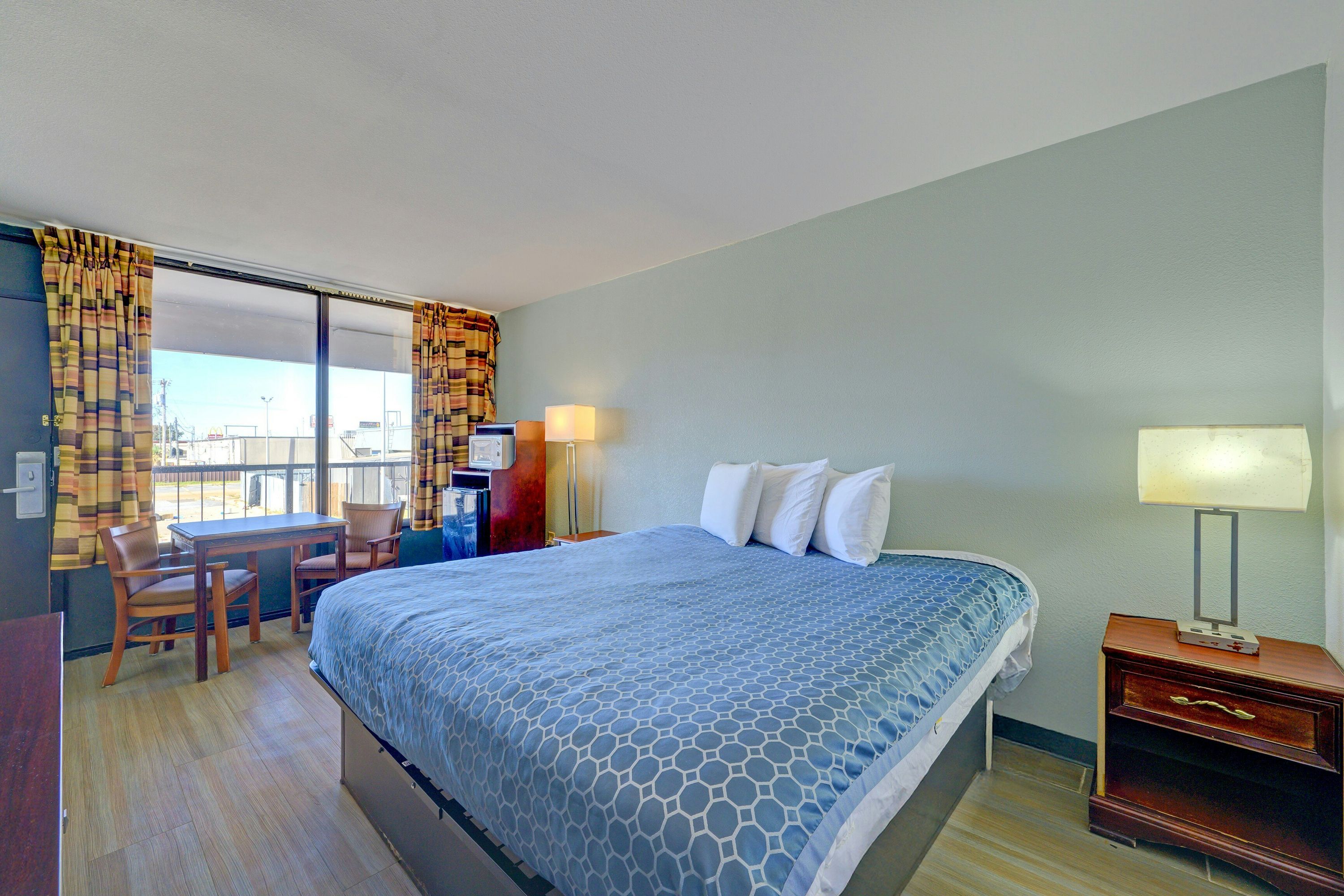 Capital O Travelers Inn Lawton Fort Sill - Lawton - Yatak Odası