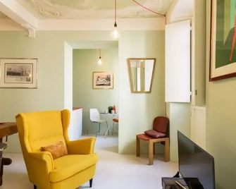 Duomo Luxury Studio by 'The House Of Travelers' - Como