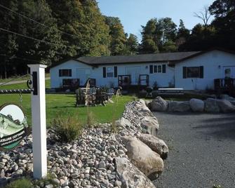 Lakelure Cottages - Sunfish - Ludington - Building
