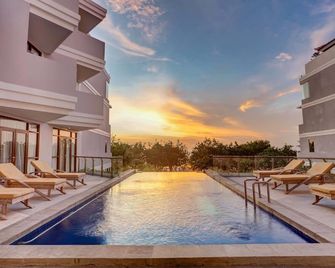 Wyndham Garden Kuta Beach Bali - Kuta - Pool