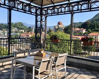 Maison Vittoria Lago Maggiore - Laveno-Mombello - Parveke