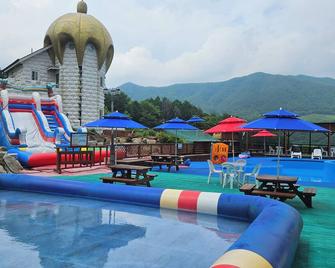 Elf Resort Hotel - Pyeongchang - Pool